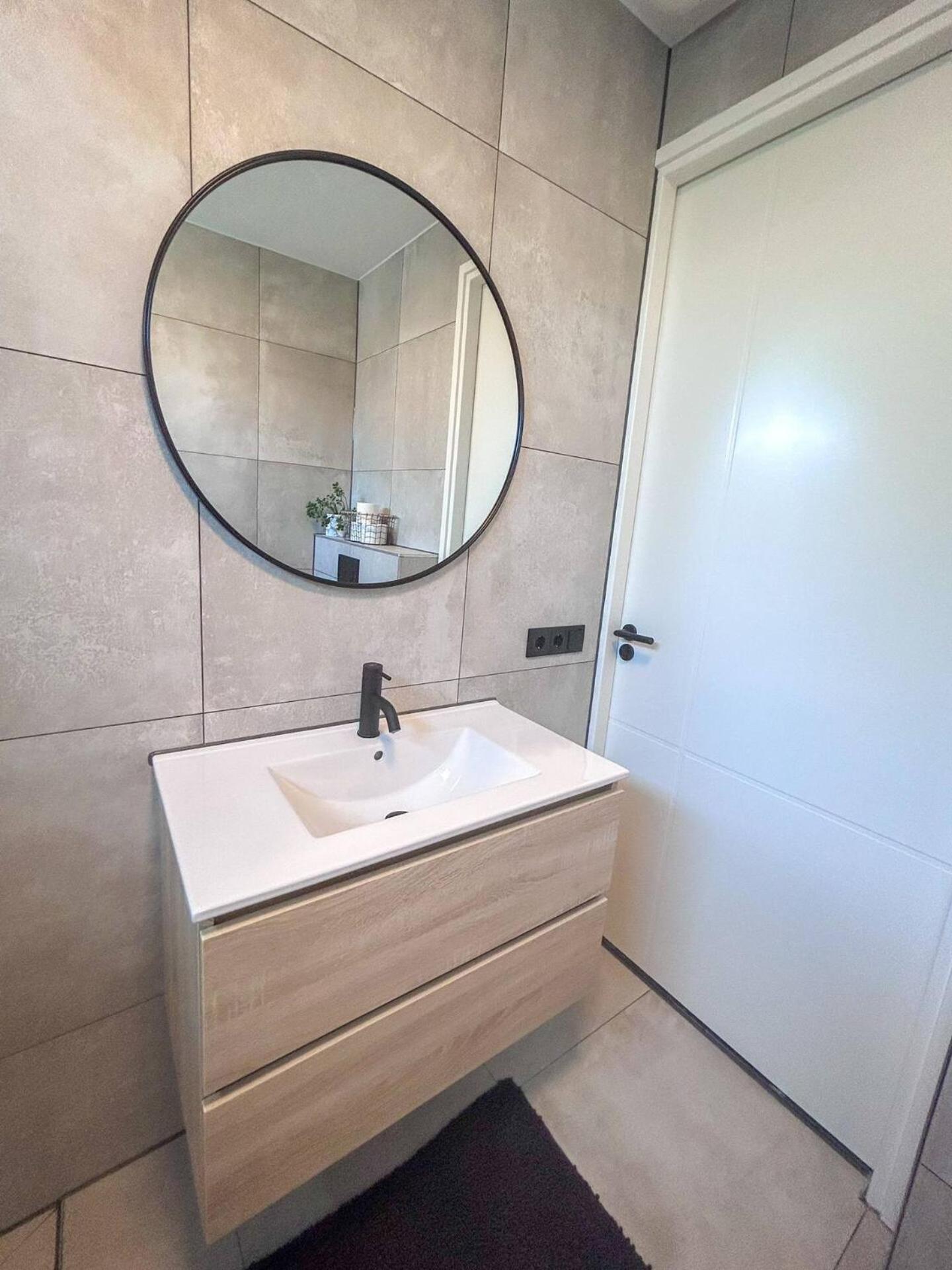 Modern & Convenient Appartement
